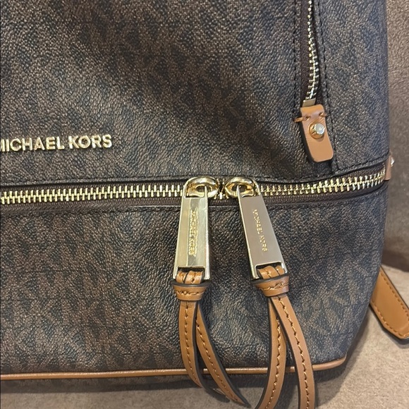 Michael Kors Monogram Backpack - New Without Tags - Picture 3 of 14
